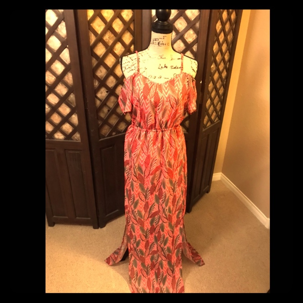 Hawaiian/Tropical Print open-shoulder dress